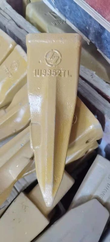 L'acier allié excavateur seau dents de forgeage de coulée IU3352 dents de roche pour chat E320