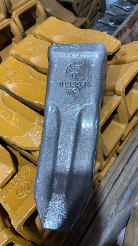 L'acier allié excavateur seau dents de forgeage de coulée IU3352 dents de roche pour chat E320