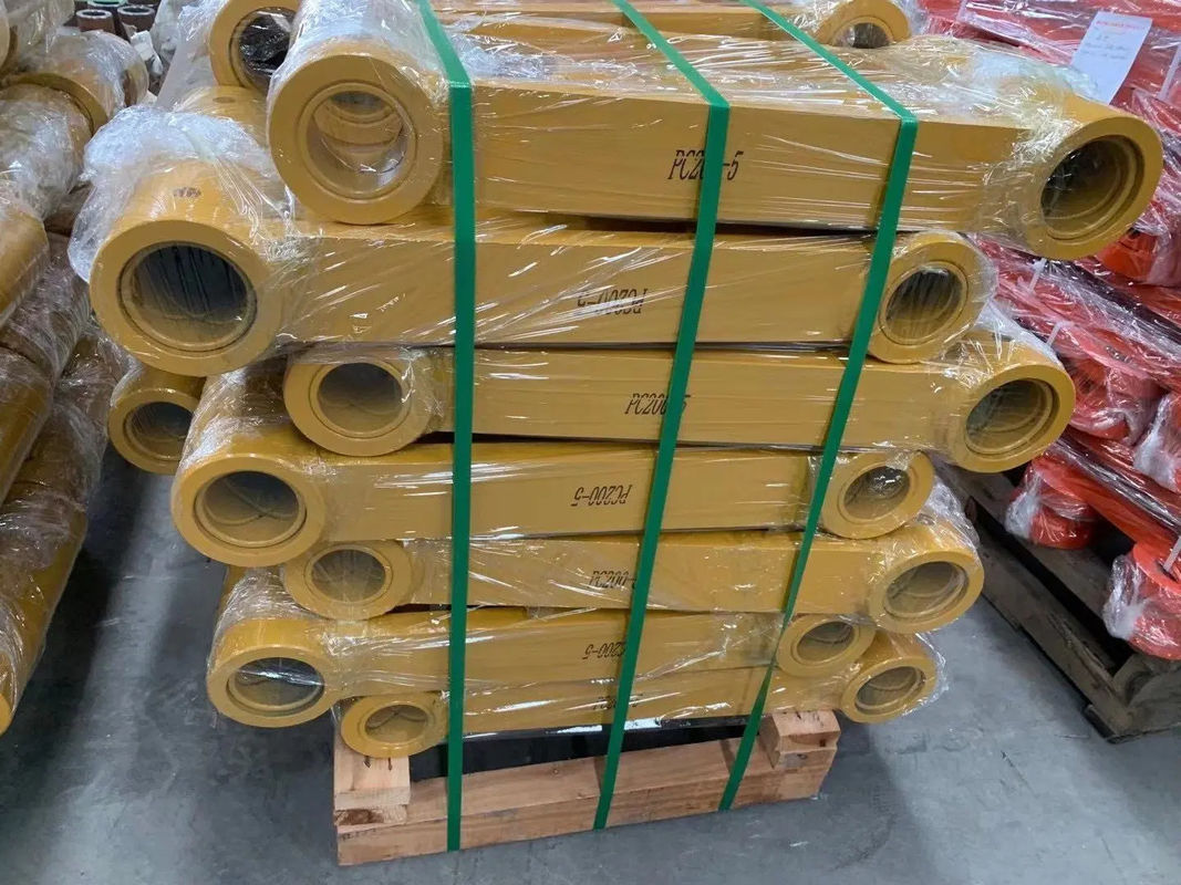 L'excavatrice est équipée d'une connexion de seau de haute qualité et durable
