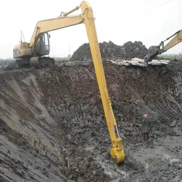 Boom à longue portée coussiné Boom Q355B utilisé pour une pelle de 6 à 50 tonnes