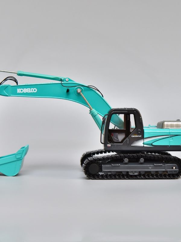 KOBELCO SK330 Excavateur en alliage modèle 1/50 Jouet de décoration à l'échelle du métal