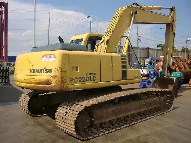 Excavateur Komatsu PC200-6 d'occasion avec moteur Cummins réaménagé pour la construction minière