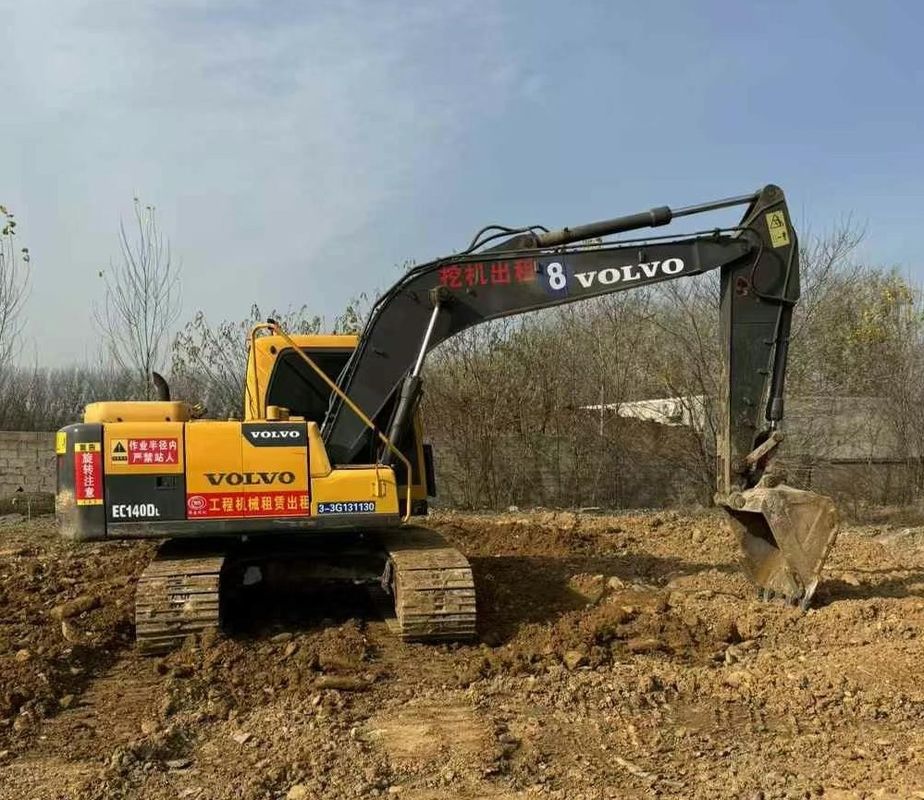 Excavateur Volvo EC140 d'occasion en parfait état prêt à être expédié rapidement dans le monde entier