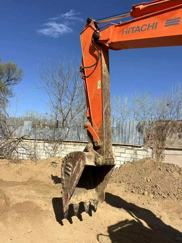 Excavateur Hitachi ZAXIS 120 d'occasion de 12 tonnes de capacité