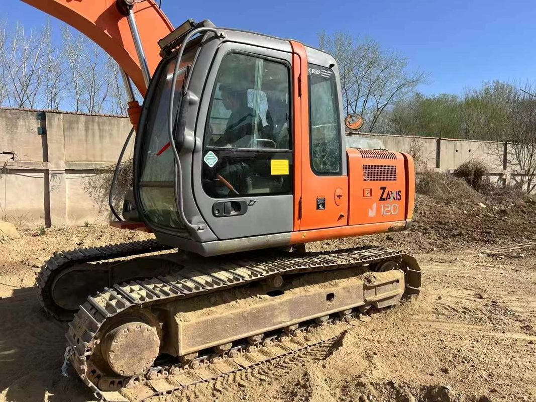 Excavateur Hitachi ZAXIS 120 d'occasion de 12 tonnes de capacité