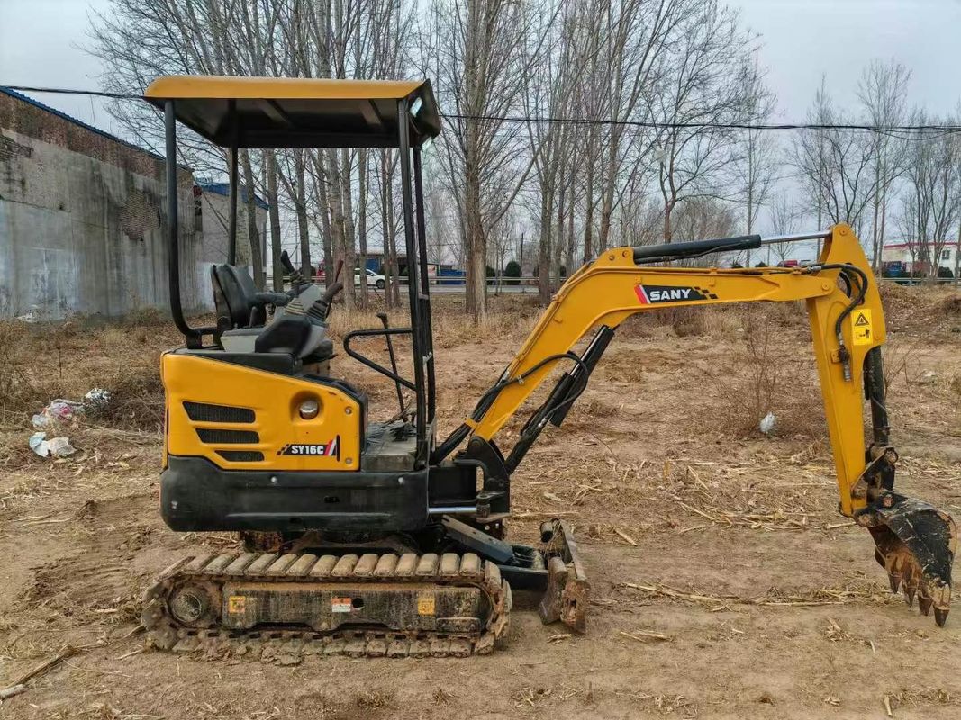 Excavatrice miniature SANY SY16C 1.6T, parfaite pour les travaux de paysage et de services publics.