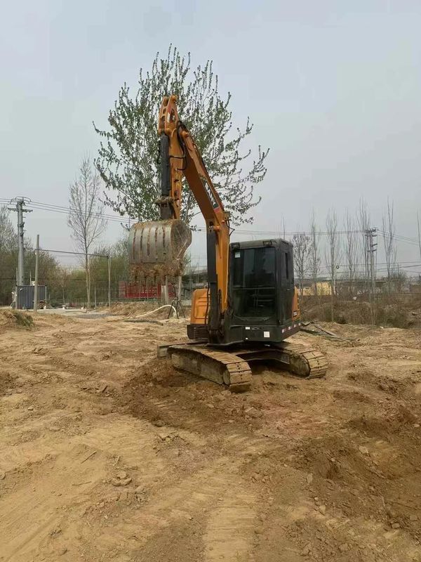 Excavateur Sany 60C d'occasion, en bon état, peu de temps de travail, prix compétitif, expédition rapide.