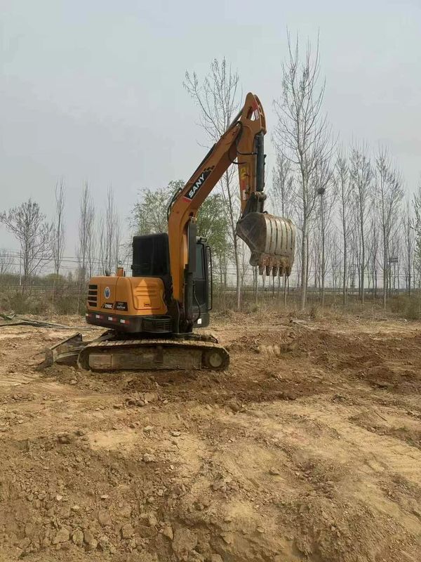 Excavateur Sany 60C d'occasion, en bon état, peu de temps de travail, prix compétitif, expédition rapide.