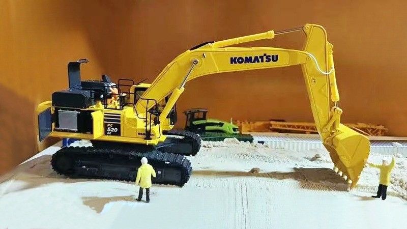 Modèle d'excavateur à moulage sous pression en alliage de Komatsu PC520LC-11M0 à échelle 1/43 - Licence de collection