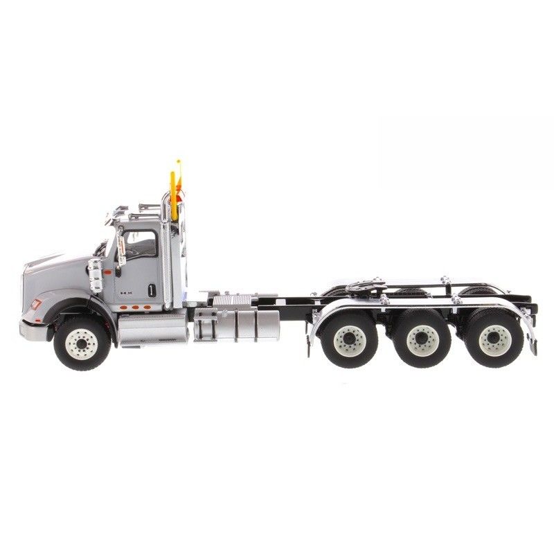 DM International HX620 Tri-Axle américain camion plat modèle 1/50 échelle moulage sous pression de collection 71011