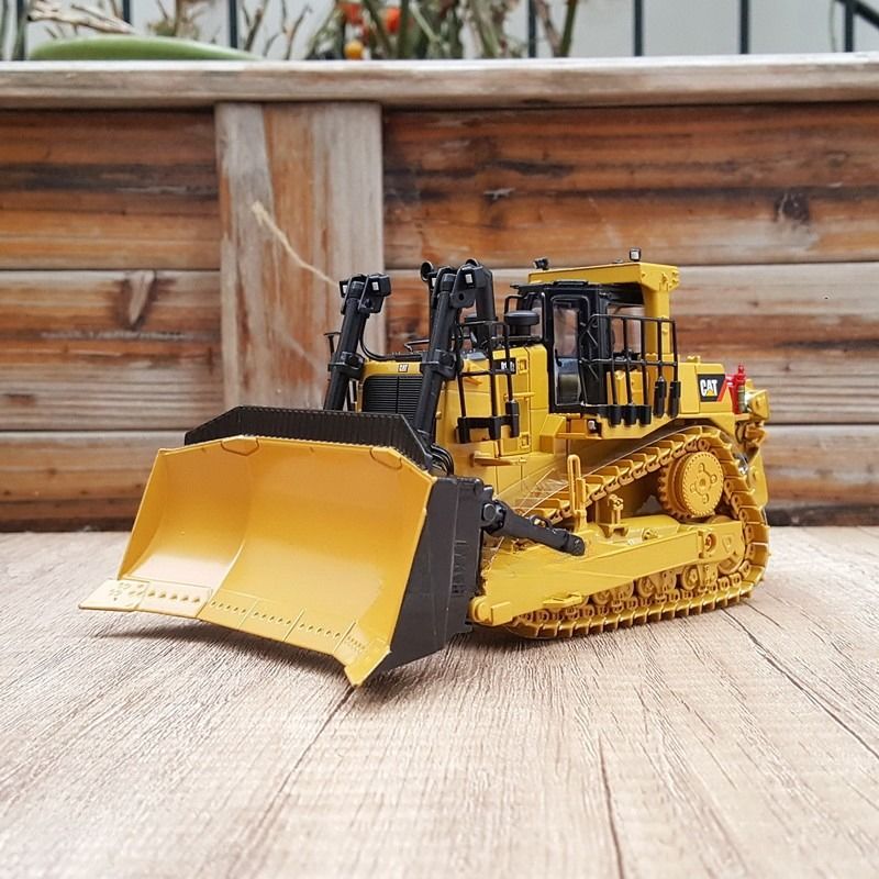 DM 1/50 D10T2 Bulldozer de piste Modèle moulé à la fonte Véhicule de construction 85532C Collectible