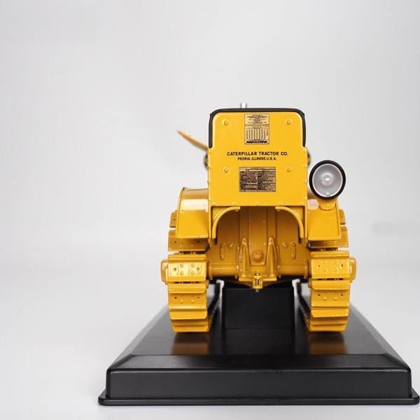 Diecast Masters Modèle de tracteur à l'échelle 1:16 25 DM en alliage, miniature de véhicule agricole 85679