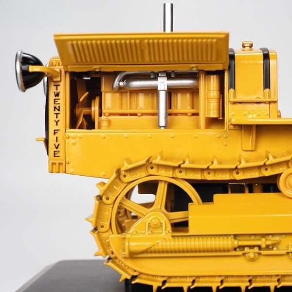 Diecast Masters Modèle de tracteur à l'échelle 1:16 25 DM en alliage, miniature de véhicule agricole 85679