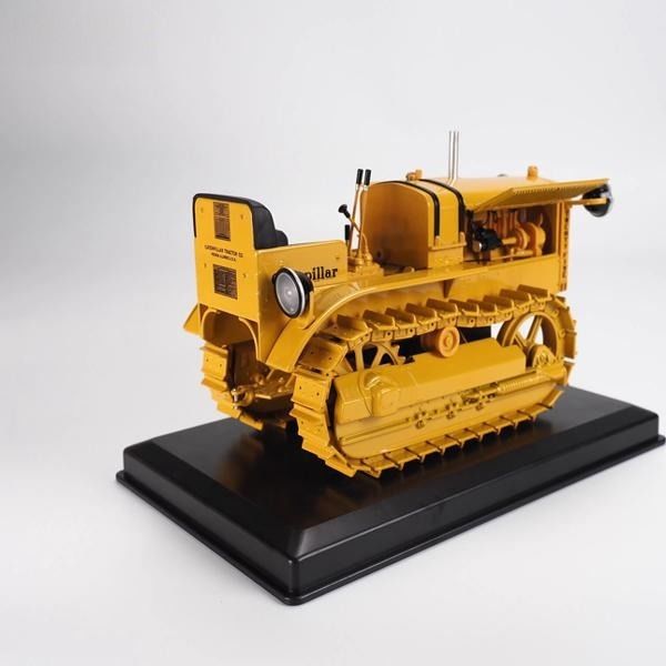 Diecast Masters Modèle de tracteur à l'échelle 1:16 25 DM en alliage, miniature de véhicule agricole 85679