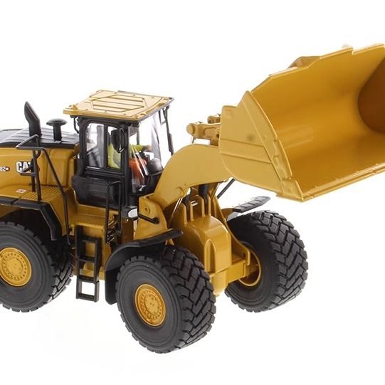 DM New 982 XE Wheel Loader 1/50 Scale Alloy Vehicle Model 85685 Diecast Masters