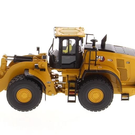 DM New 982 XE Wheel Loader 1/50 Scale Alloy Vehicle Model 85685 Diecast Masters