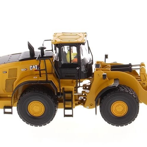 DM New 982 XE Wheel Loader 1/50 Scale Alloy Vehicle Model 85685 Diecast Masters