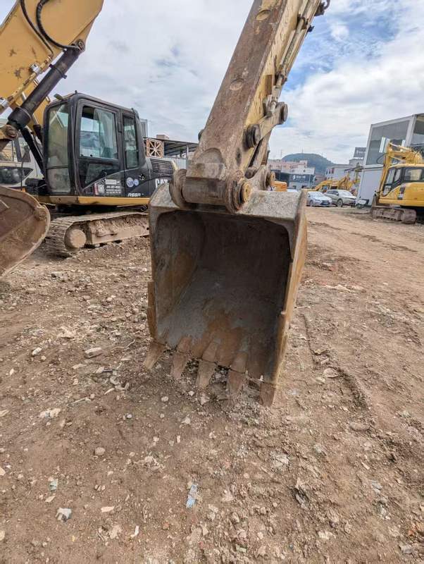 Excavateur hydraulique Cat 312D d'occasion avec moteur ACERT Cat C4.2 13 000 kg Poids de fonctionnement et profondeur maximale de creusement de 6,44 m