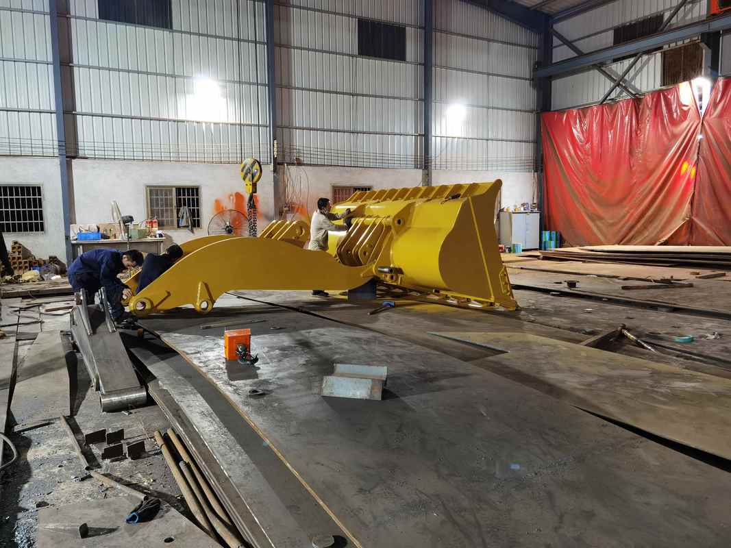 Godet de pelle excavatrice personnalisé de 5,5 mètres cubes pour chargeuse sur pneus Caterpillar 980 - Accessoire de construction robuste