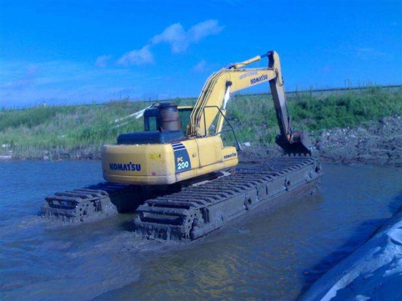 Personnalisation de pontons de pelle amphibie de 20 tonnes, châssis flottant pour projets en terrain marécageux, zones humides et sols meubles