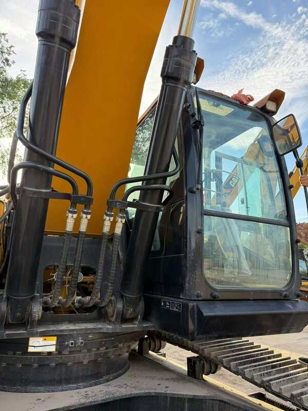 Excavatrice Sany 335 neuve, moteur National III Isuzu, en stock