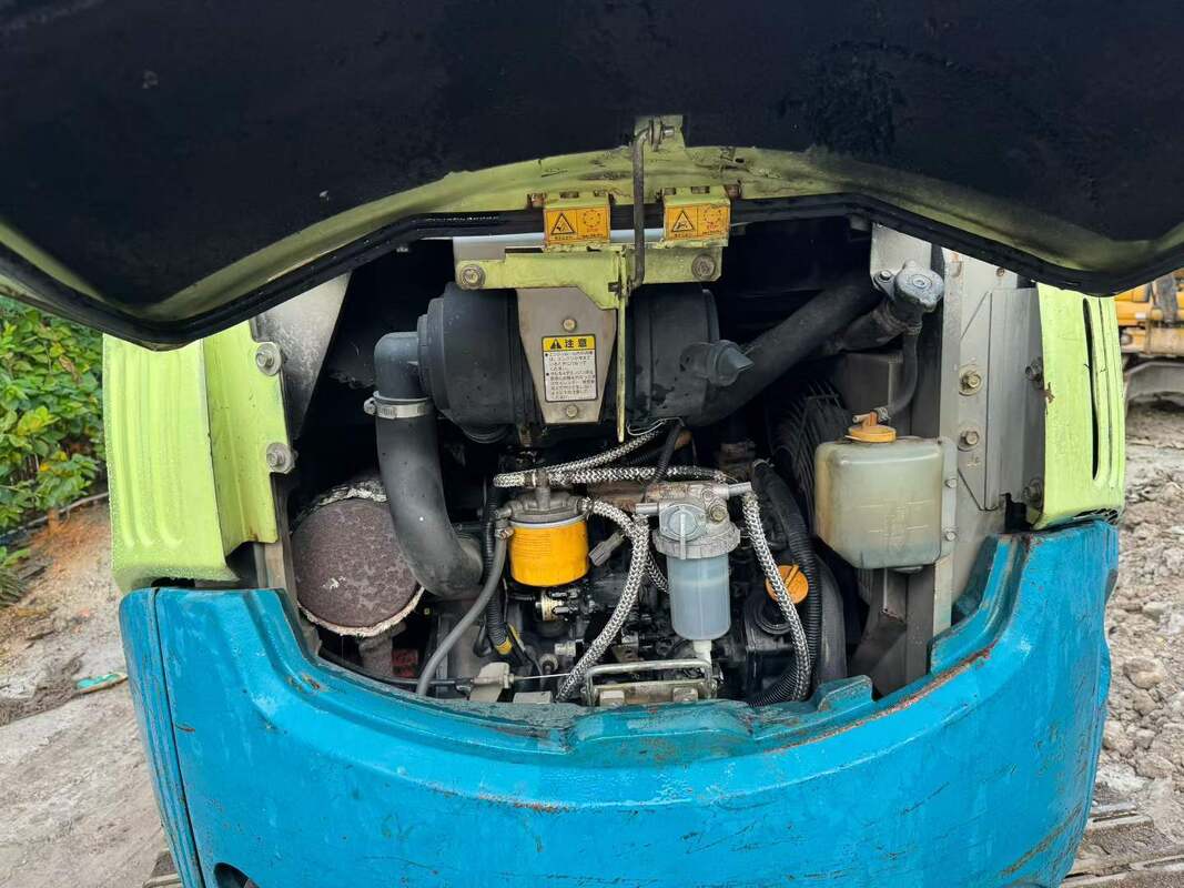 Excavateur à rouleaux YANMARR Vio30 3 tonnes en stock à vendre