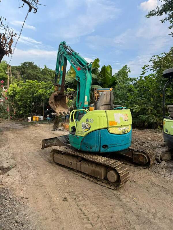 Excavateur à rouleaux YANMARR Vio30 3 tonnes en stock à vendre