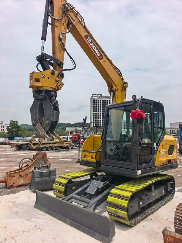 98% Excavateur XCMG XE75G neuf avec plaquette en caoutchouc