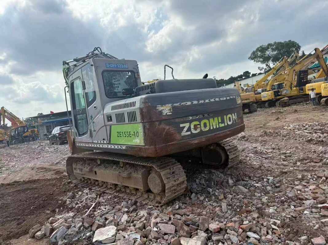Excavatrice sur chenilles d'occasion de 13 tonnes Zoomlion ZE135G/E-10‌ 2020 ans à vendre